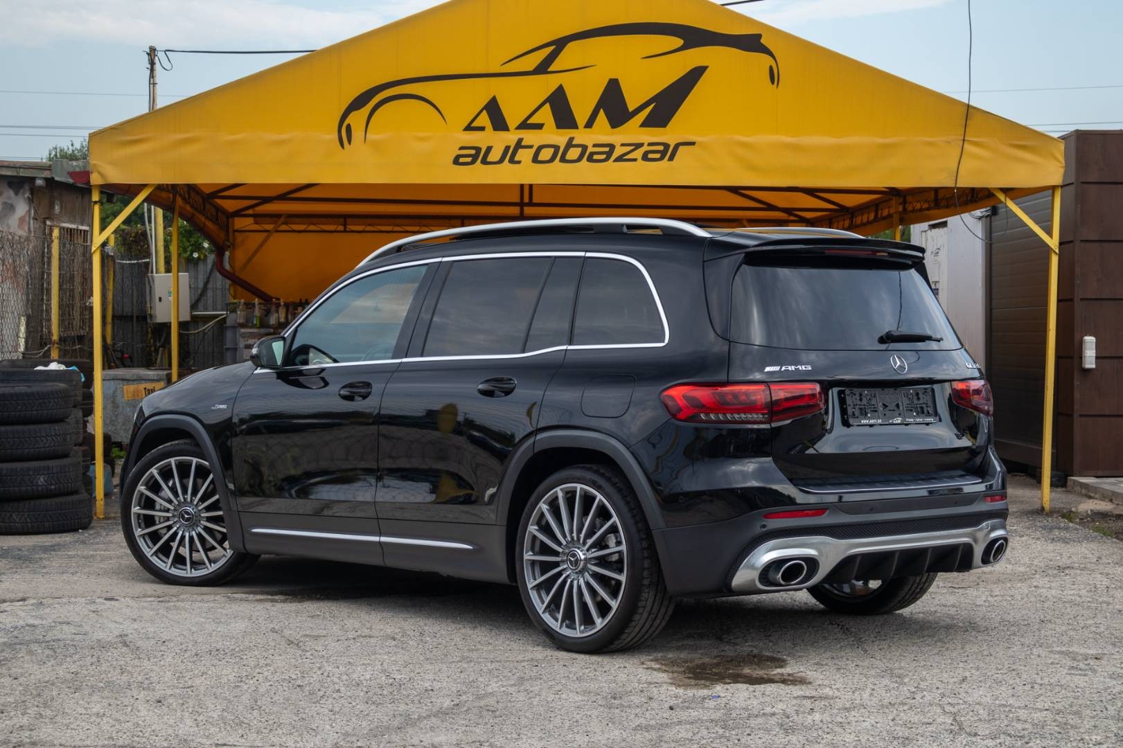 Mercedes-Benz GLB AMG 35 4MATIC A/T -7 MIEST – Obrázok 6