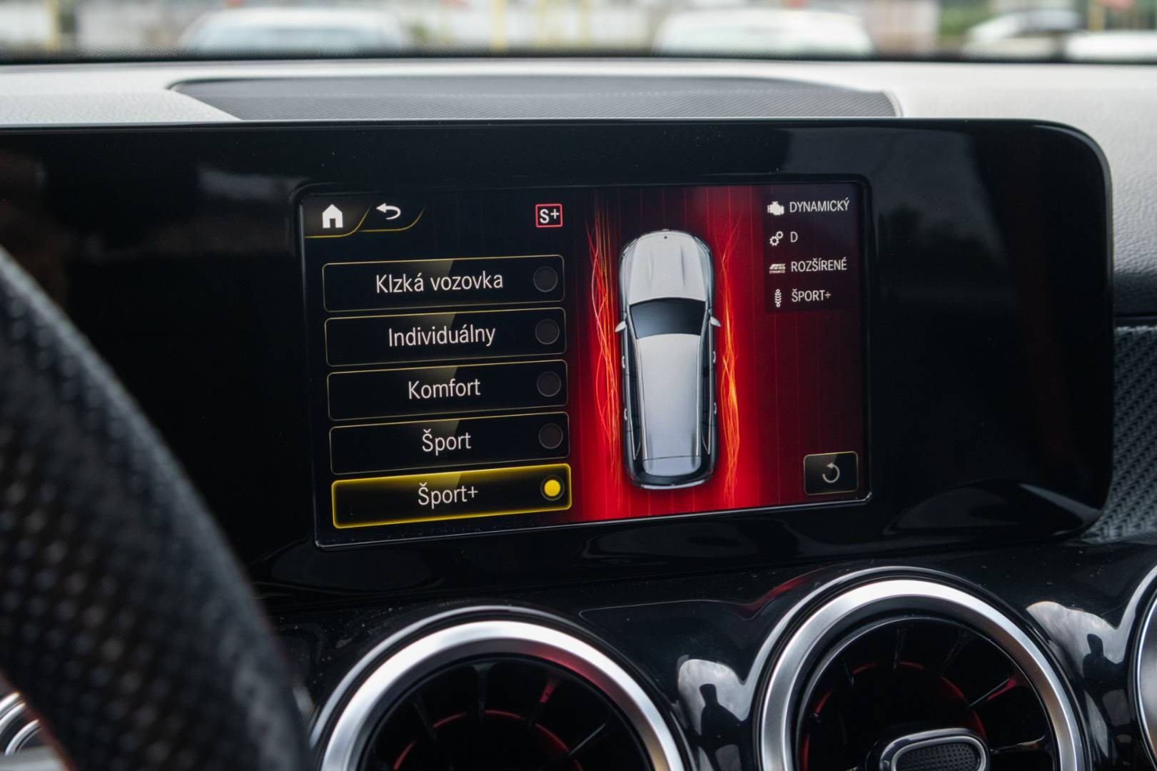 Mercedes-Benz GLB AMG 35 4MATIC A/T -7 MIEST – Obrázok 27