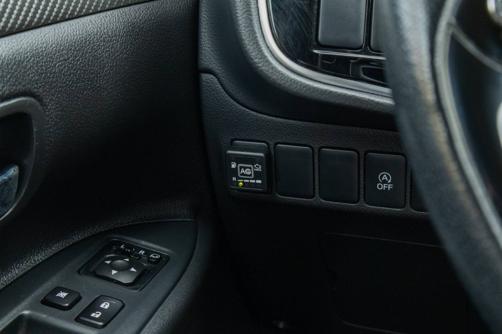 Mitsubishi Outlander 2.0 MIVEC LPG ,A/T, 4x4,7.Miest – Obrázok 20