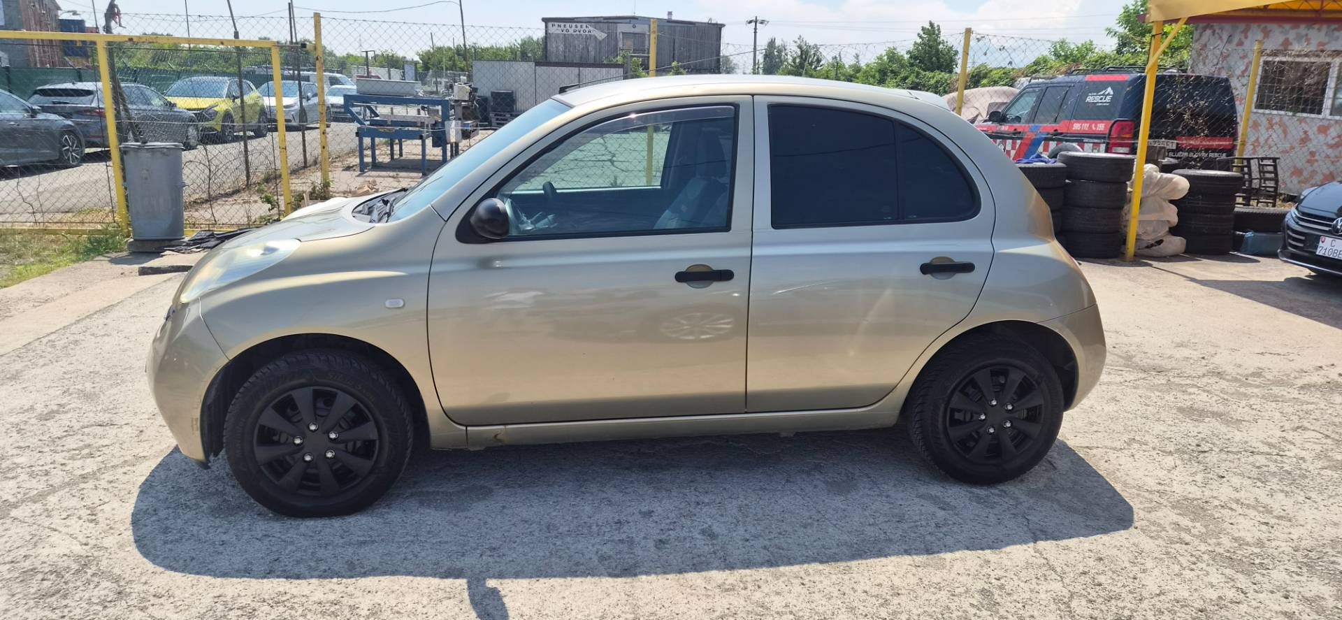 Nissan Micra 1.0 16V Femme Fatale – Obrázok 3