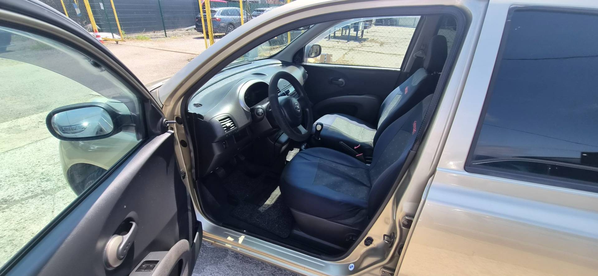Nissan Micra 1.0 16V Femme Fatale – Obrázok 6