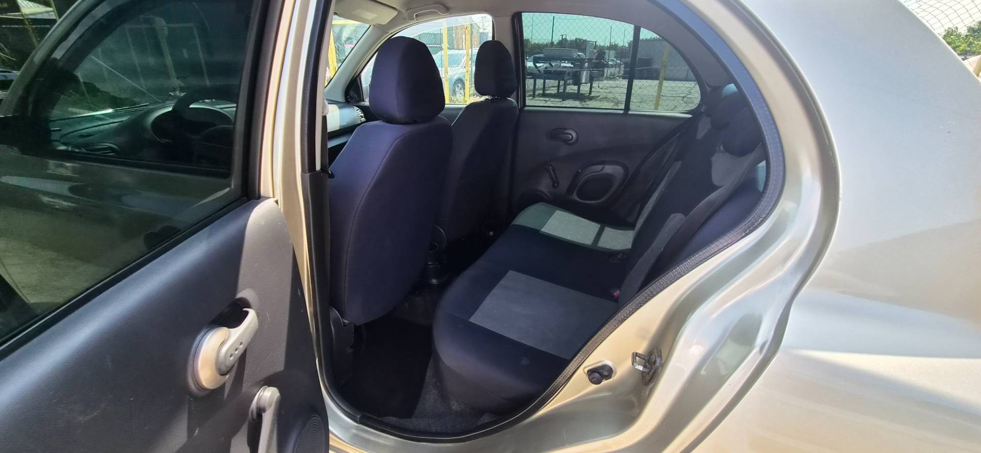 Nissan Micra 1.0 16V Femme Fatale – Obrázok 8