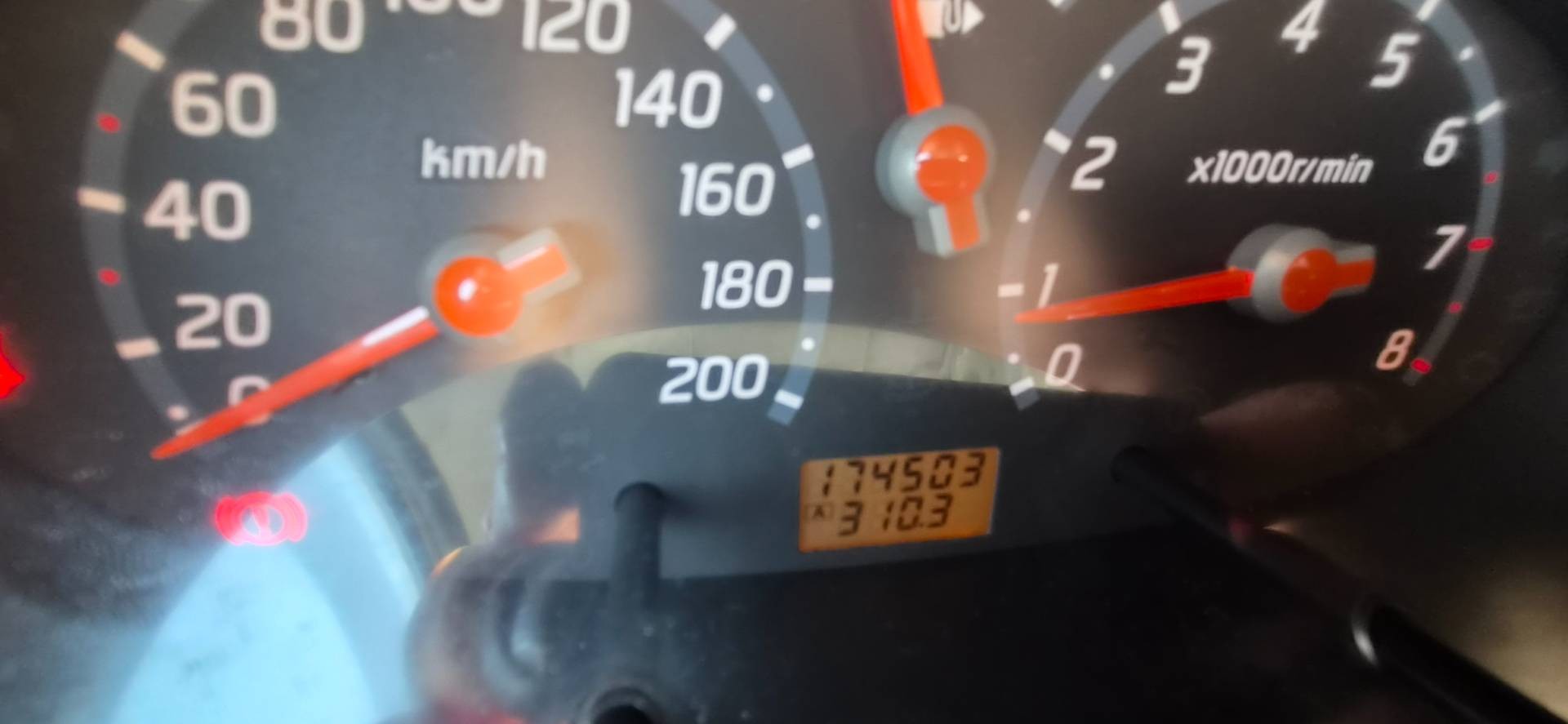 Nissan Micra 1.0 16V Femme Fatale – Obrázok 11