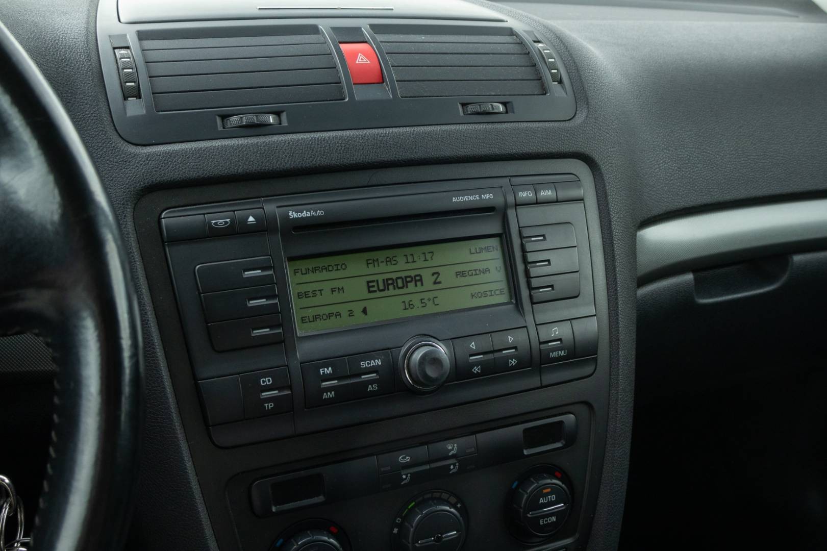 Škoda Octavia Combi 1.9 TDI Elegance – Obrázok 16