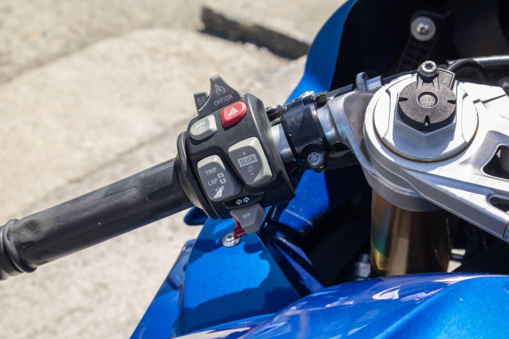 BMW S 1000 RR MAX VÝBAVA / PO SERVISE / TRIKOLORA – Obrázok 11