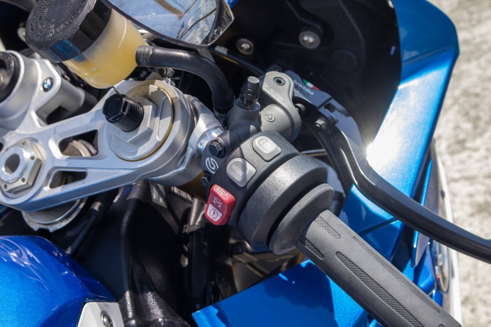 BMW S 1000 RR MAX VÝBAVA / PO SERVISE / TRIKOLORA – Obrázok 12