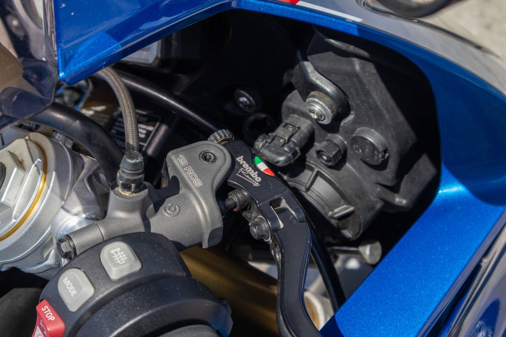 BMW S 1000 RR MAX VÝBAVA / PO SERVISE / TRIKOLORA – Obrázok 13