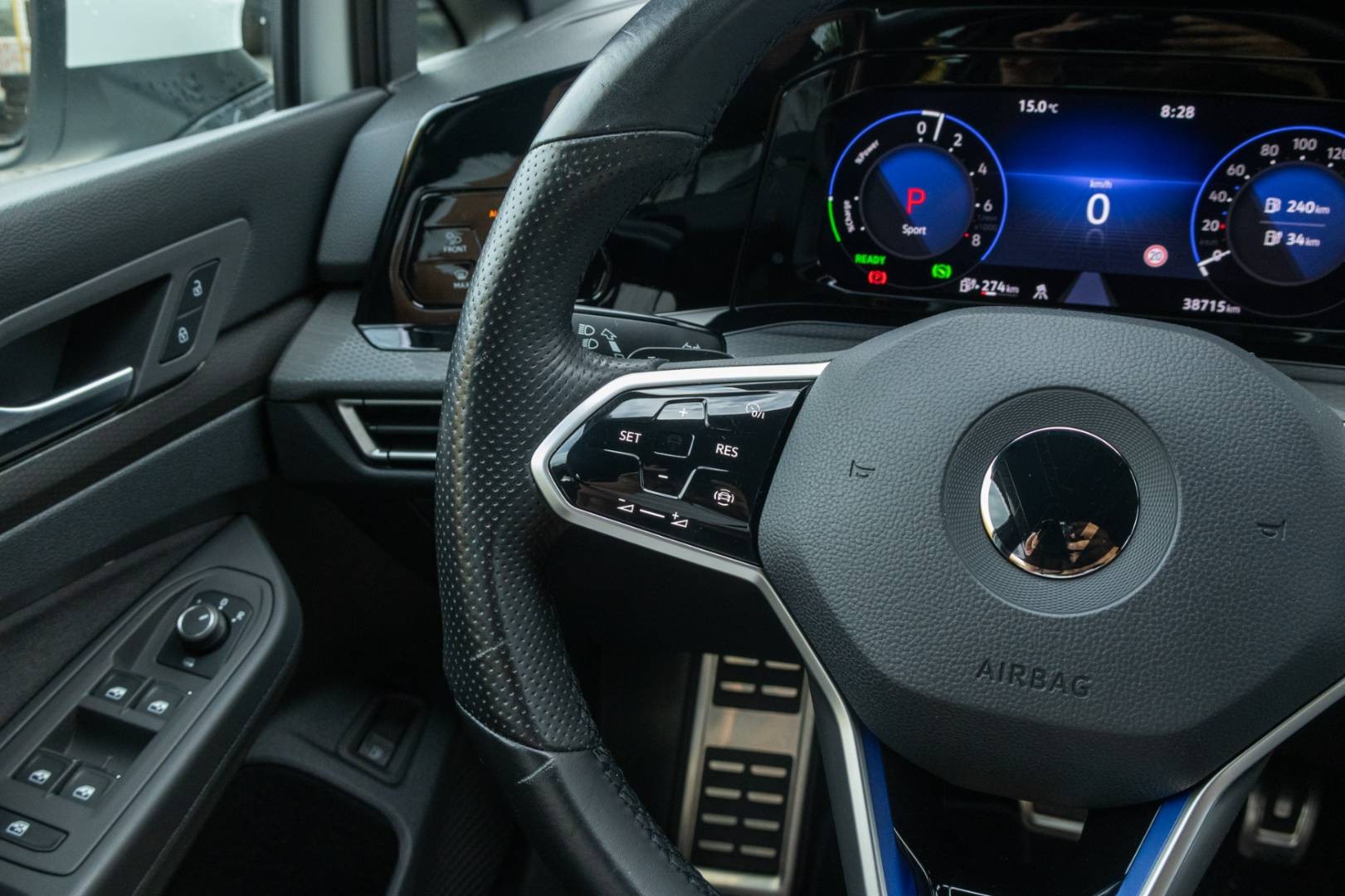 Volkswagen Golf GTE 1.4 eHybrid DSG – Obrázok 17