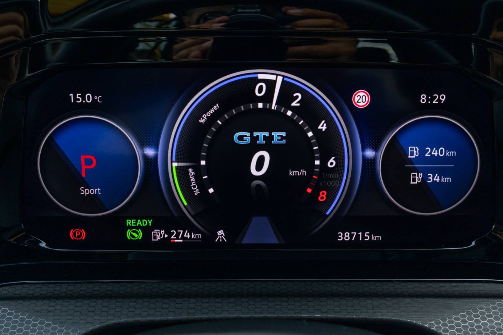 Volkswagen Golf GTE 1.4 eHybrid DSG – Obrázok 18